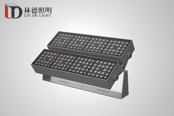 福建问界M9投光灯4头双排